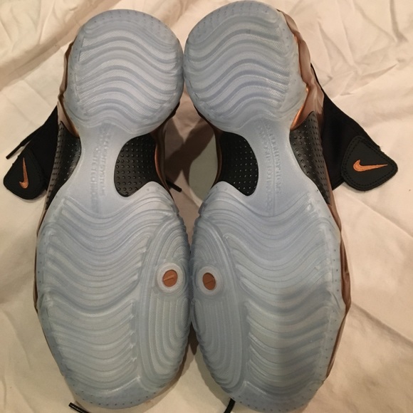 Gold Nike shoes brand new - Picture 8 of 8