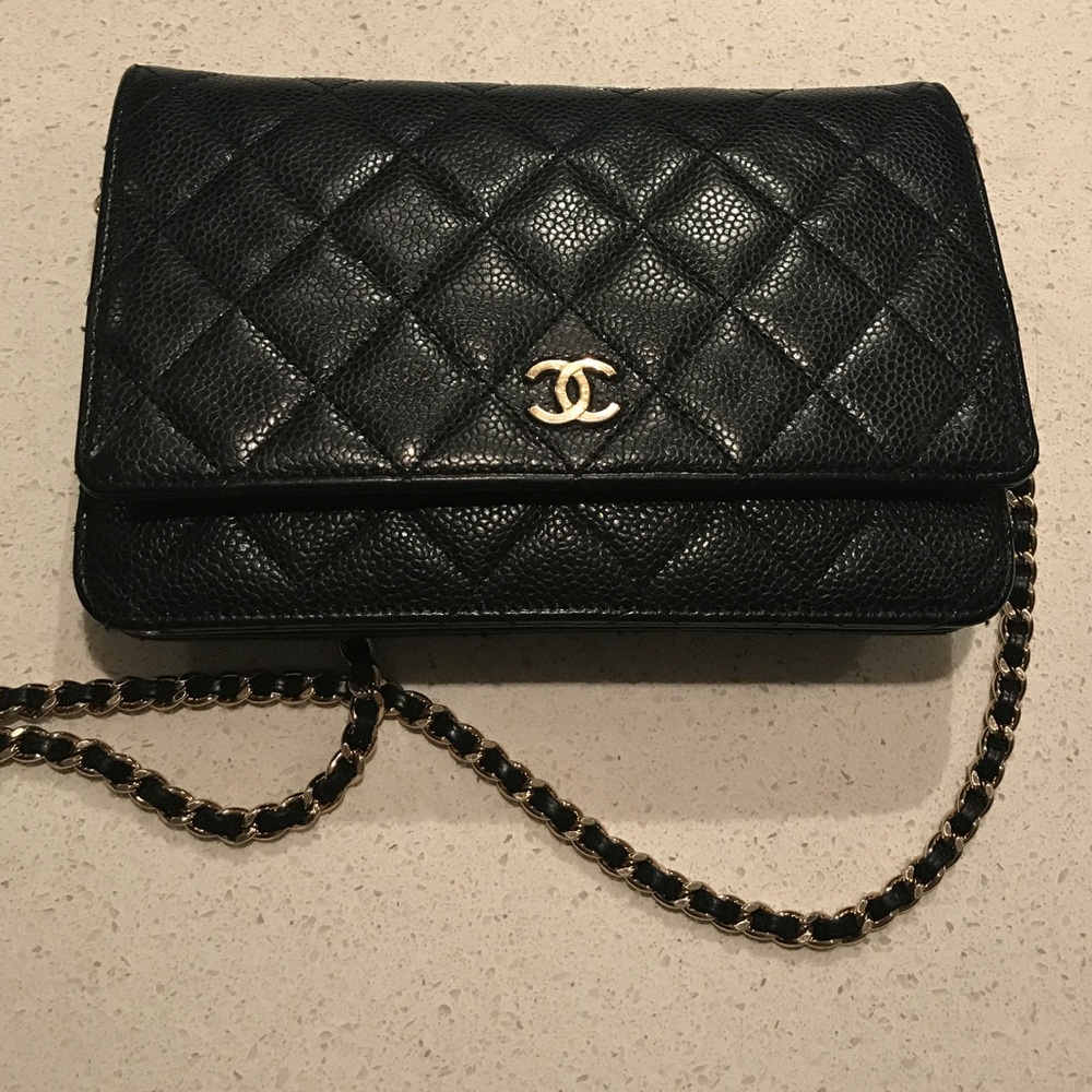 AUTHENTIC Black CHANEL Wallet On Chain.