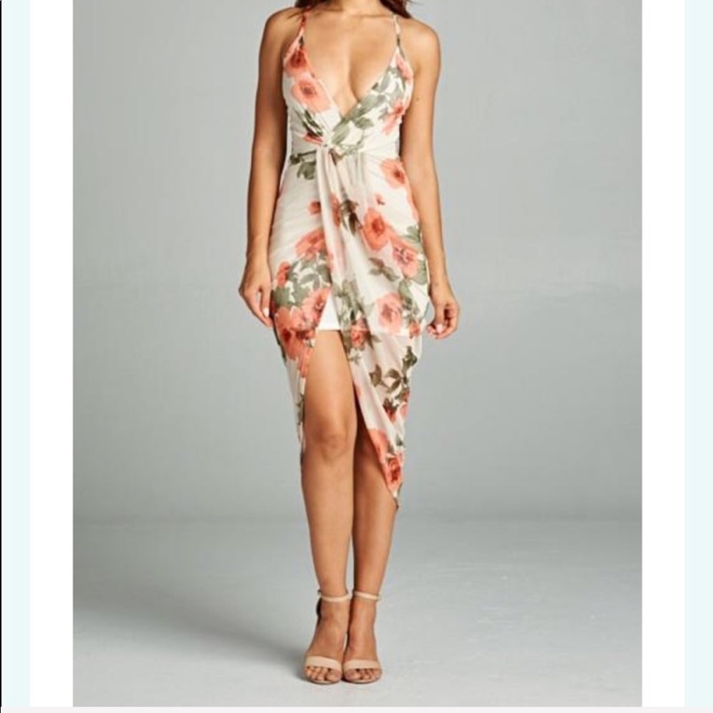 NWT Deep plunge floral dress