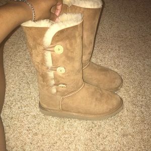 Tall bailey button chestnut UGG boots Tall bailey button chestnut UGG boots