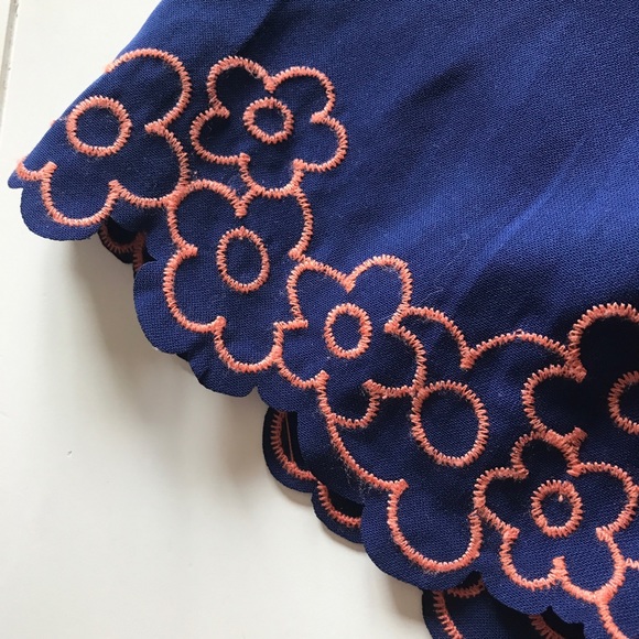 ❌SOLD❌ Nordstrom/Fifty Street - Scalloped Shorts - Picture 2 of 5