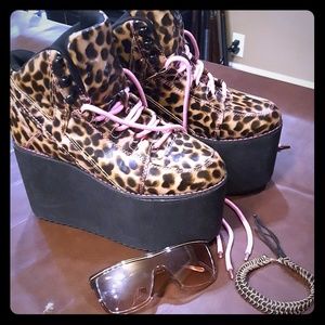 BRAND NEW!! Size 7 shoes, glasses and bracelet!