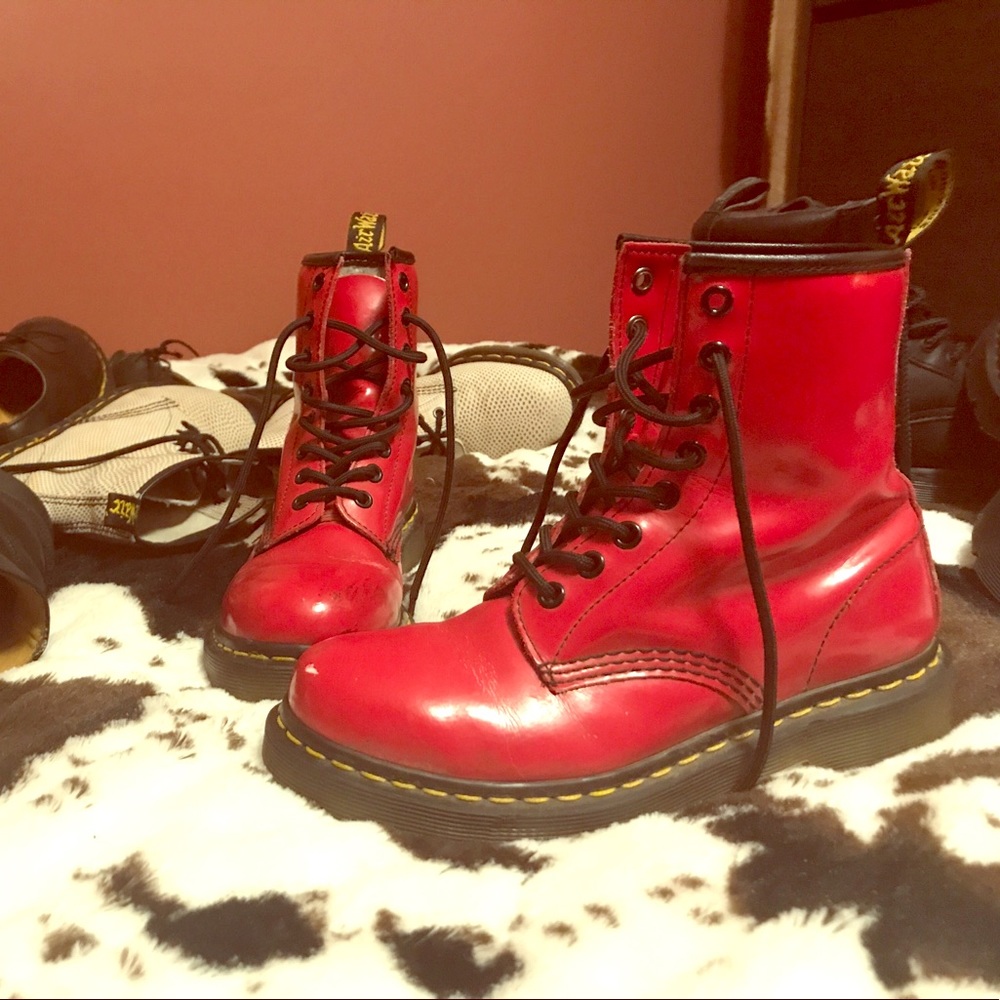 📌 TRADE ONLY: Classic Red Beater 1460W’S 🍒