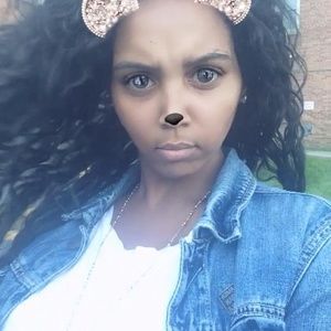 Meet your Posher, Ana