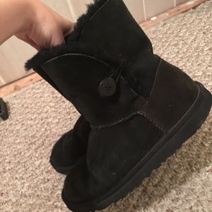 Black Bailey Button UGGS Black Bailey Button UGGS