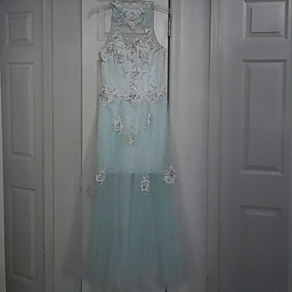Prom Gown - Picture 1 of 8