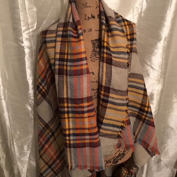 Plaid blanket scarf - Picture 3 of 3
