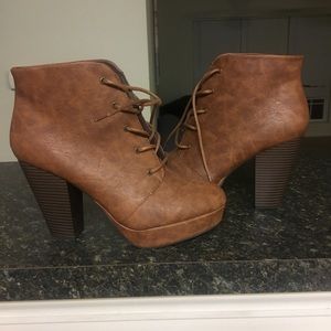 Candies brand booties Never Worn!