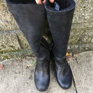 Ugh boots size 6