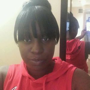 Meet your Posher, Adrianne