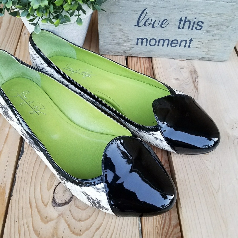 🍃Shoes of Prey flats size 8 snake