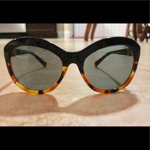 Coach HC8184 Cat Eye Sunglasses