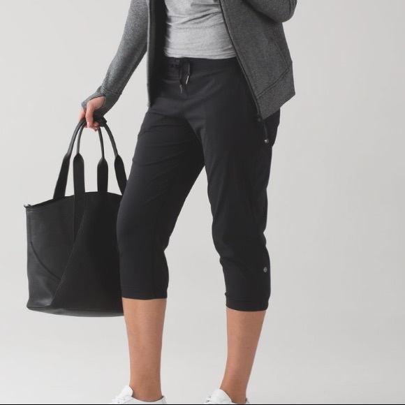 lululemon athletica Pants - NEW Lululemon Dance Studio Crop II Black