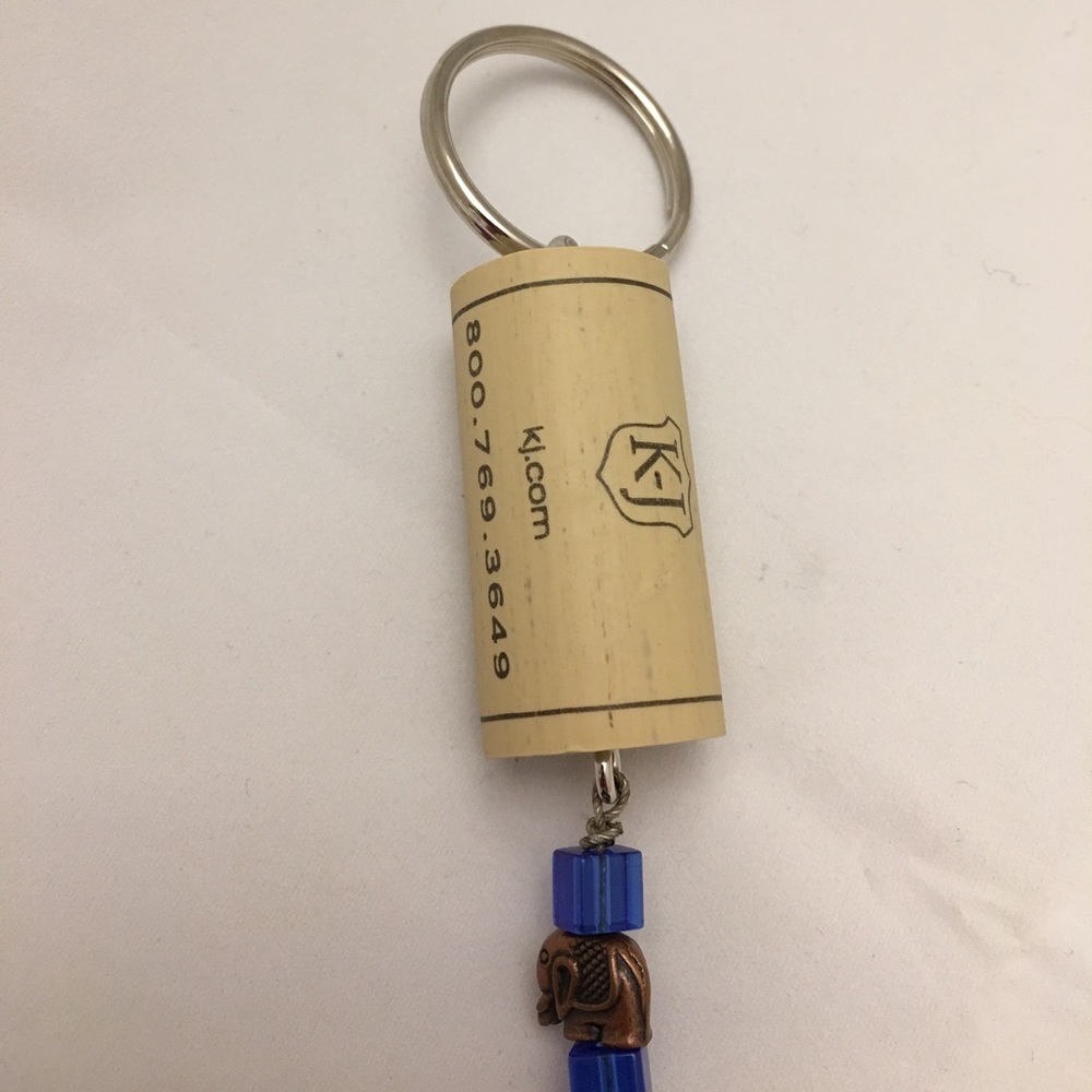 Handmade Wine Cork Keychain. - Picture 3 of 6