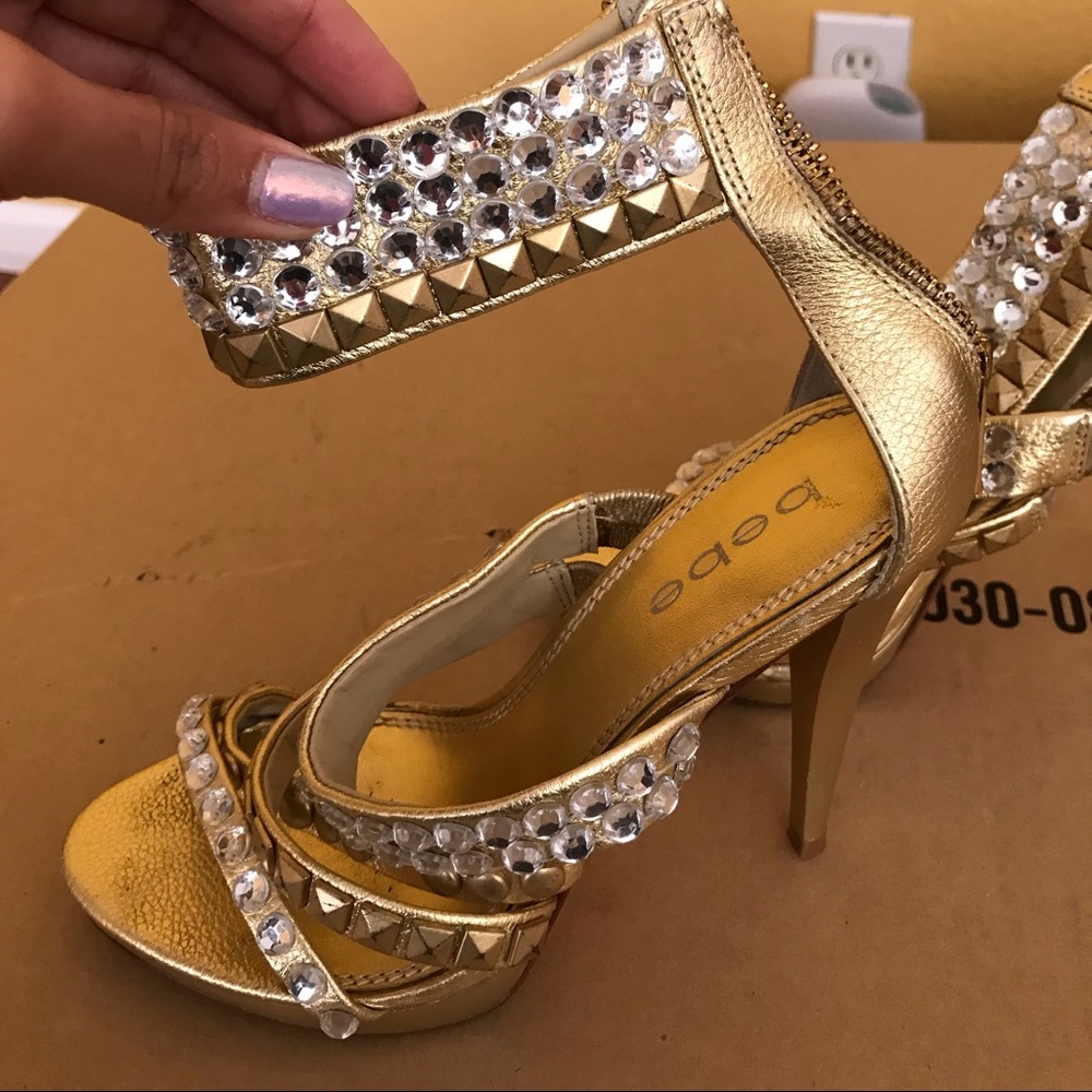 Bebe Gold Studded Rhinestone Shoes Sandals Pumps 6