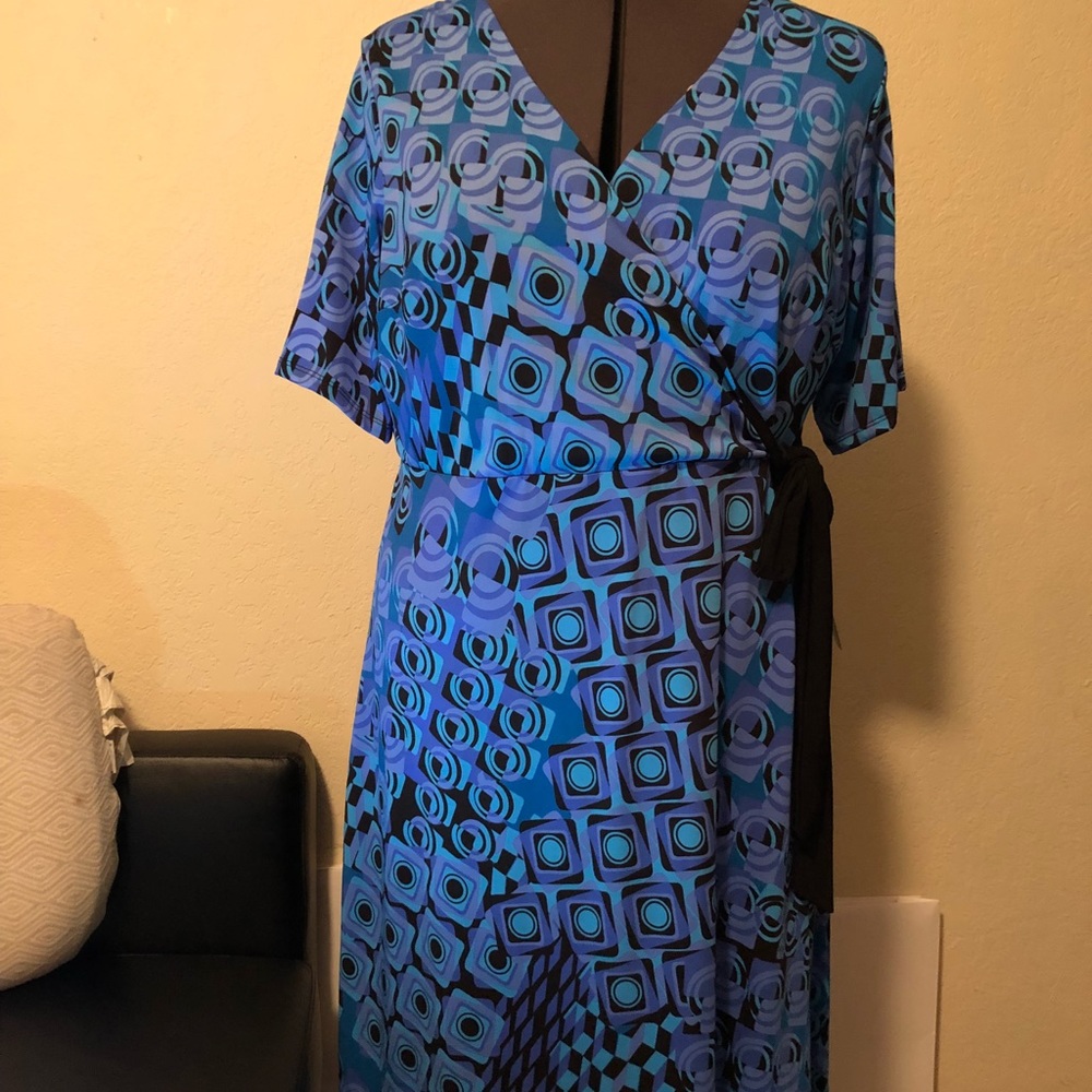 NWT-Avenue Blue Geometric Faux Wrap Dress l8-20