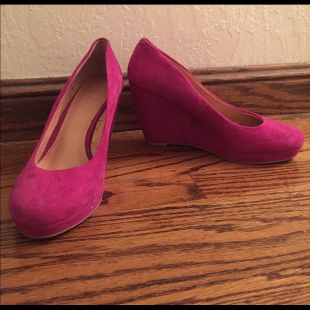 ALDO pink wedge heals