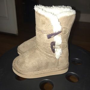 Light Brown winter boots with fur
