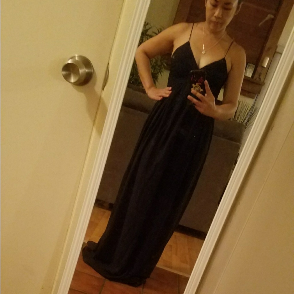 Formal dress - Picture 3 of 3