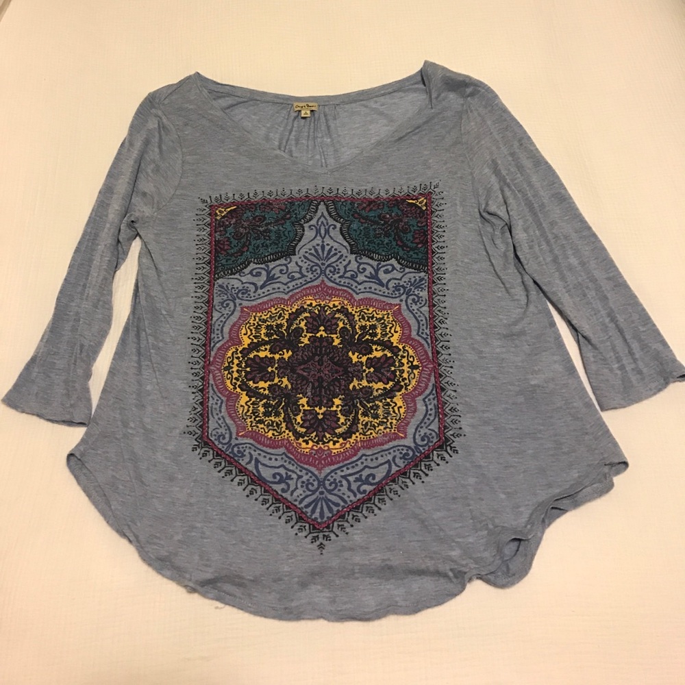 3/4 length sleeve embroidered top!