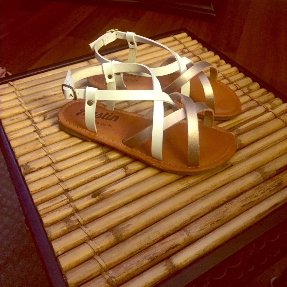 Girls sandals
