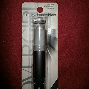 CoverGirl Smoky Shadow Blast #800