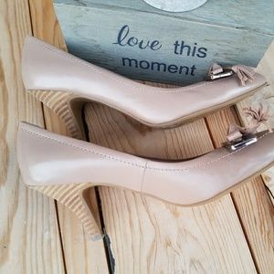 Tagnello tan pumps size 7