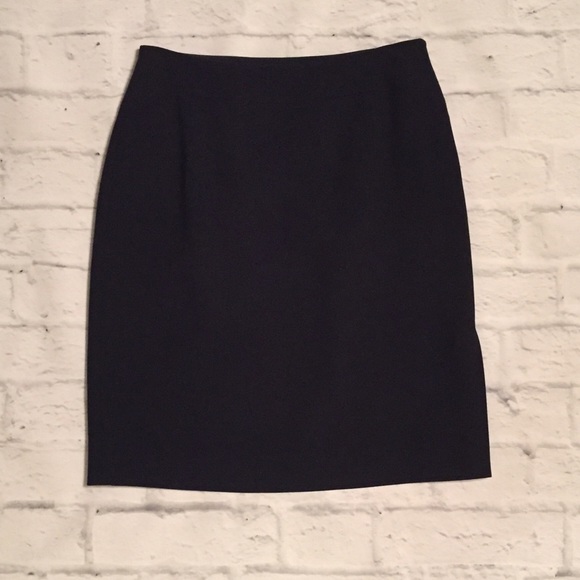 Ann Taylor Classic Black Knee-length Skirt - Picture 2 of 5
