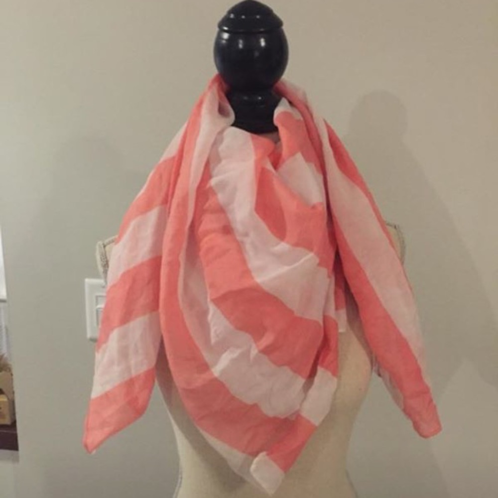 Pink scarf 💕