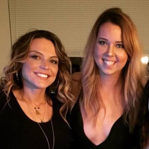 Meet your Posher, Taylor - Picture 2 of 2