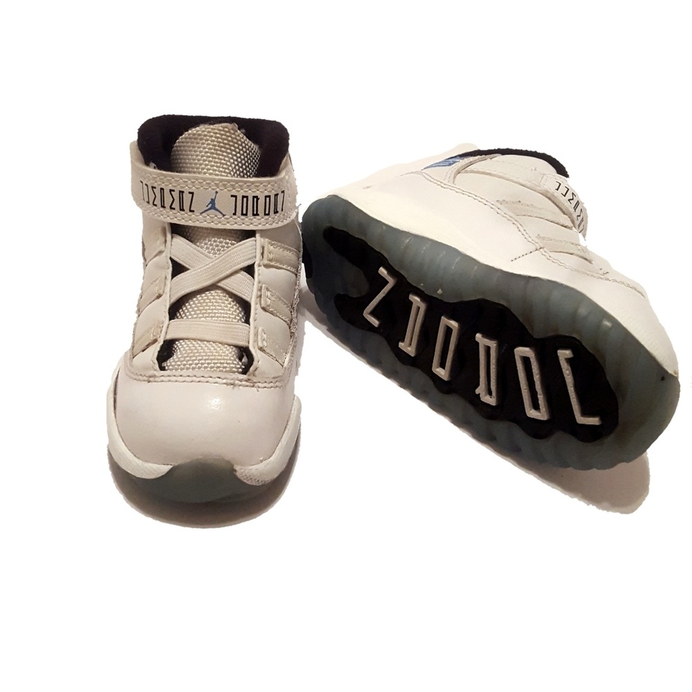 Toddler Jordan 11 Retro Legend Blue size 6c