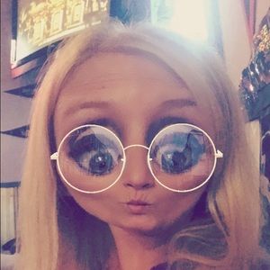 Meet your Posher, Janet