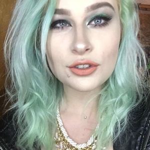 Meet your Posher, Krystal