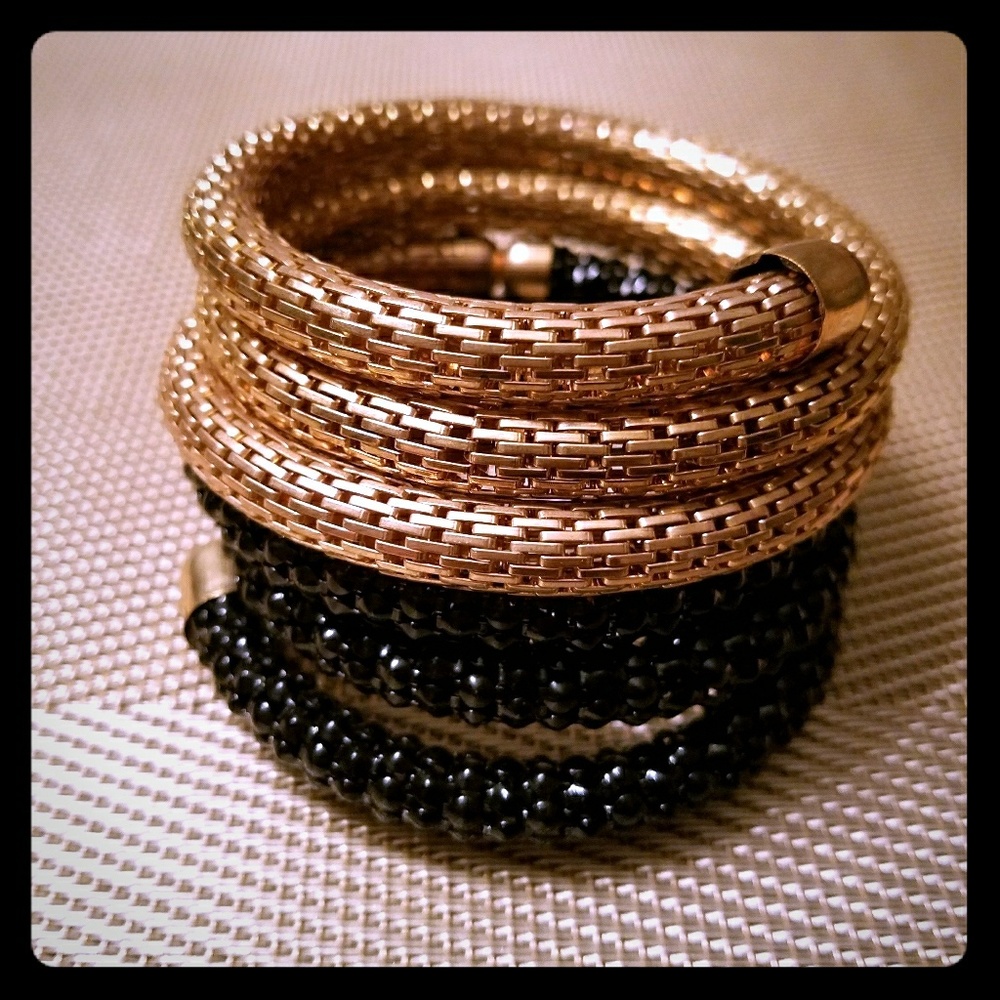 golden and black bracelet!!💥💫
