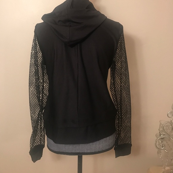 Hoodie work out jacket with fishnet sleeves - Picture 6 of 7