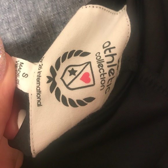 Hoodie work out jacket with fishnet sleeves - Picture 7 of 7