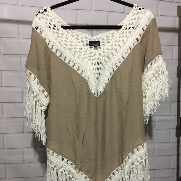 Plus size short sleeve crochet  top - Picture 3 of 4