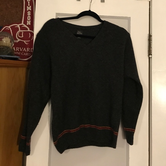 universal studios gryffindor sweatshirt