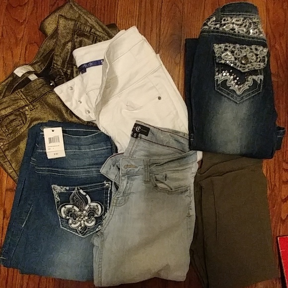 Nice clothes - Picture 2 of 8