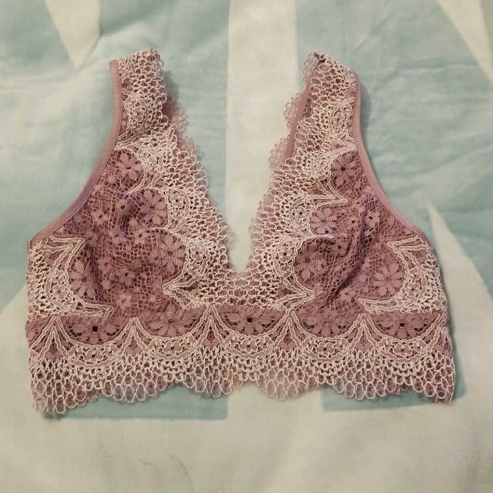 Victoria's Secret sexy plunge crochet bralette - Picture 2 of 5