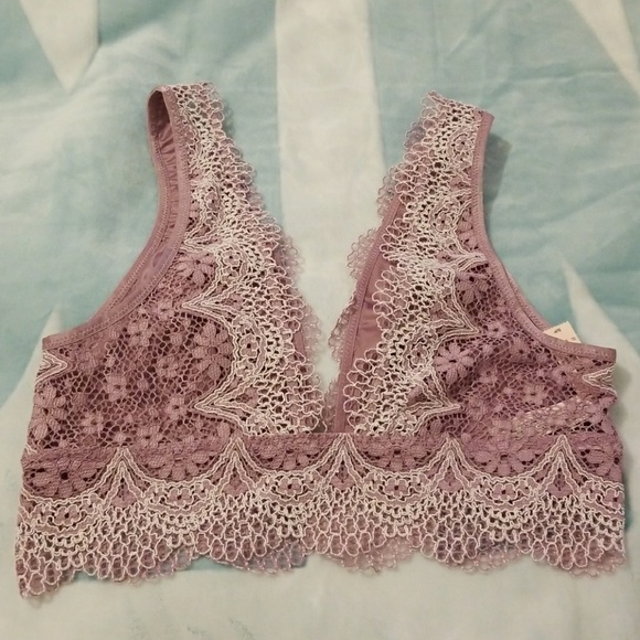 Victoria's Secret sexy plunge crochet bralette - Picture 4 of 5
