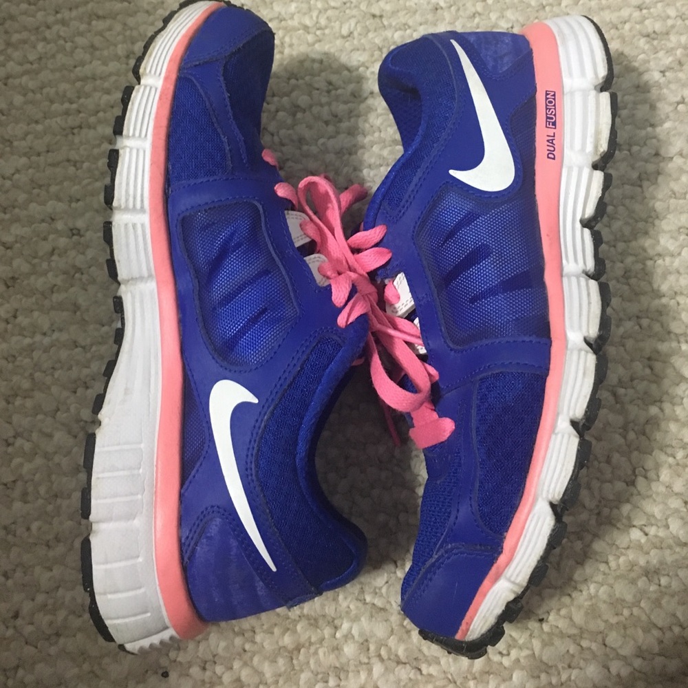 Nike Dual Fusion shoes!