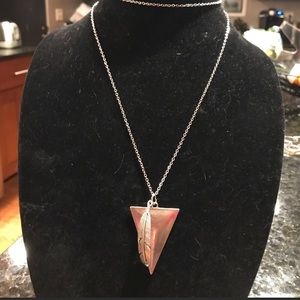 Large triangle & feather w/32" stainless steel nk