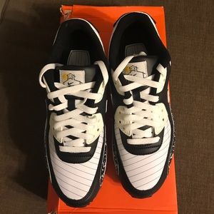Deadstock Air max 90 premium note book sneakers