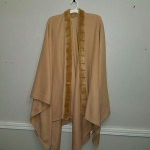 Tan fur trimmed fleece cape/cloak