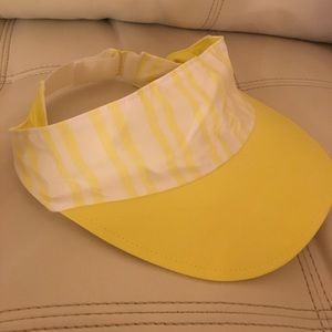 Lululemon light weight yellow visor.