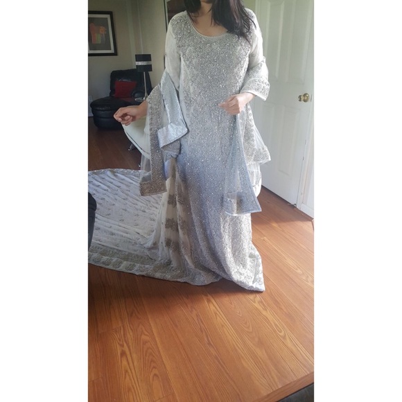 Handmade Pakistan Wedding Dress - Picture 4 of 4