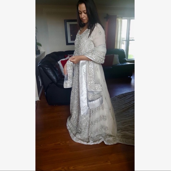 Handmade Pakistan Wedding Dress - Picture 1 of 4