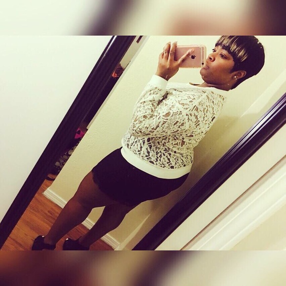 Long Sleeve Lace Top - Picture 2 of 2