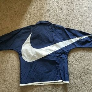 Nike windbreaker boys sm